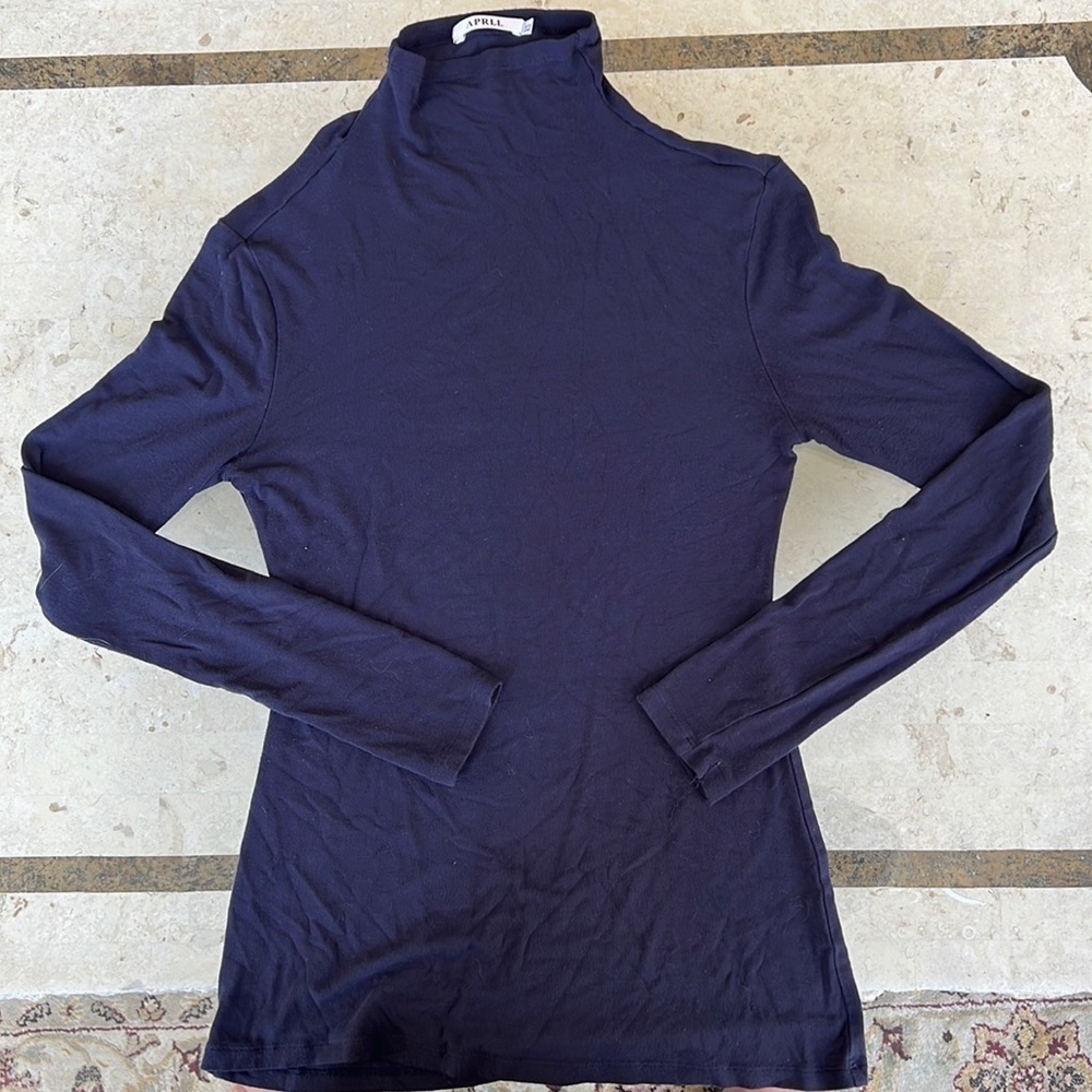 Women’s navy long sleeve funnel neck t shirt. Size XS